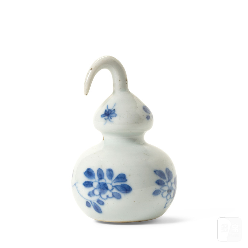 清康熙 青花花卉紋葫蘆形鎮 | A RARE BLUE AND WHITE 'DOUBLE GOURD' WEIGHT - 图1